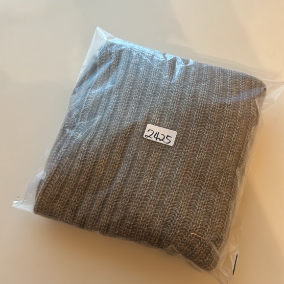 Theory Beylor T Caresse Mohair Yak Wool Turtleneck Sweater Knit Vest Gray P/XS - Picture 15 of 15